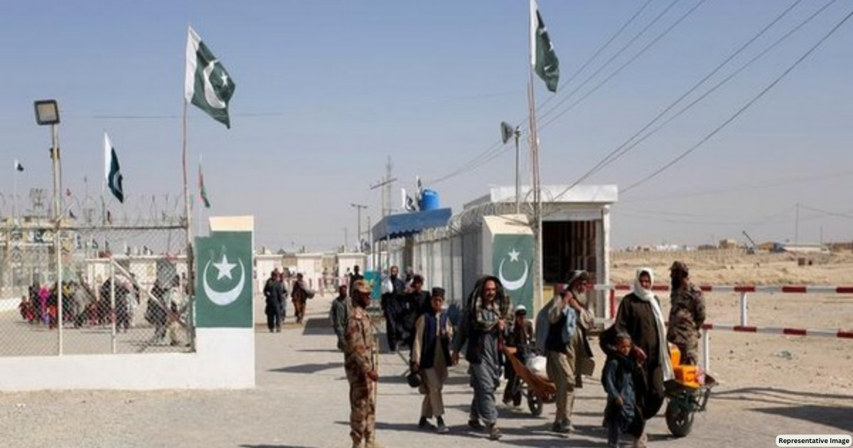 Women, children among 1,200 Afghan migrants jailed in Pakistan